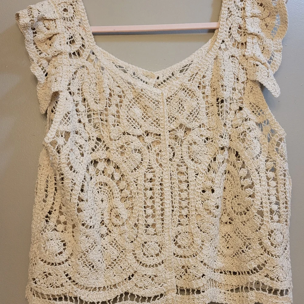 Cream Crochet Sleeveless Top - Picture 2 of 4